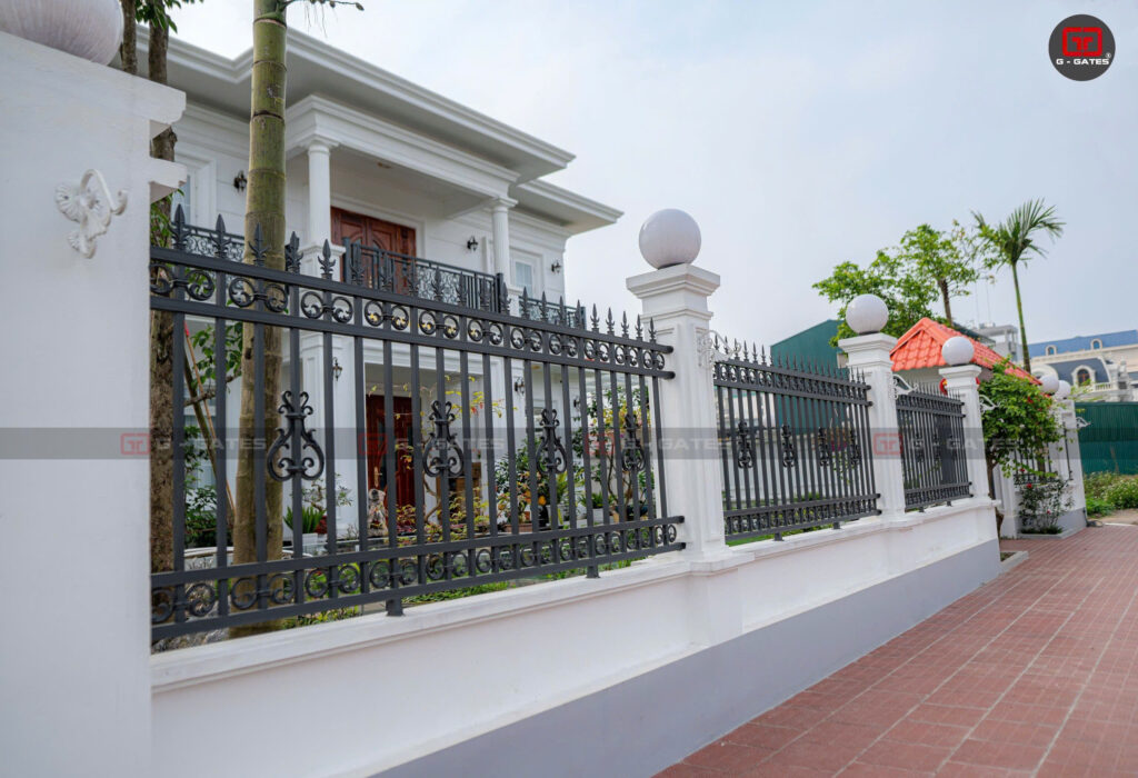 Hàng rào hợp kim nhôm họa tiết hoa lá tây 